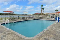 Holiday Inn Express & Suites TRINITY by IHG - Swimmingpools