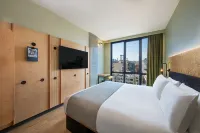 Moxy Brooklyn Williamsburg Hotels in New York