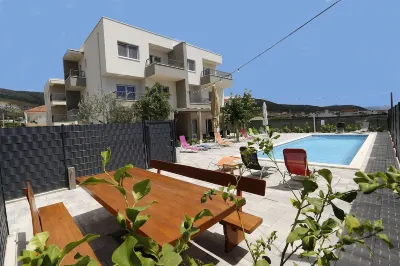 Guest House Bulli Hotels in Donji Seget