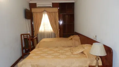 Afrique Hotel Douala Airport Hôtels à proximité de : Institut Universitaire de la Côte - IUC