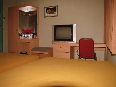 Mitra Hotel Отели в г. Пангкалпинанг