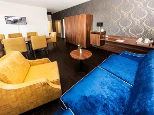 Best Western Plus Royal Suites