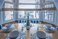 Starfish Apartment - 2 Bedroom Apartment - Tenby