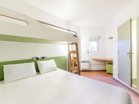 Ibis Budget Caen Memorial Отели в г. Оти