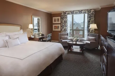 The Yorkville Royal Sonesta Hotel Toronto Отели рядом с достопримечательностью «Колледж Аппер Канада»