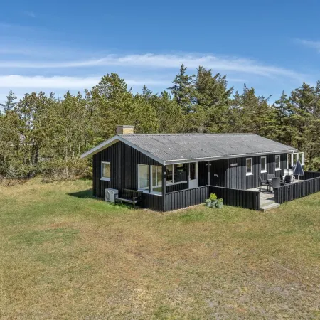 "Melisande" - 950m from the Sea