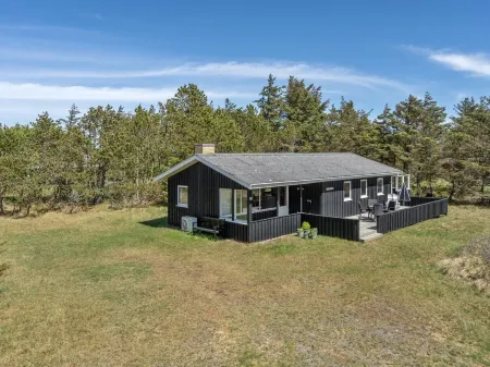 "Melisande" - 950m from the Sea