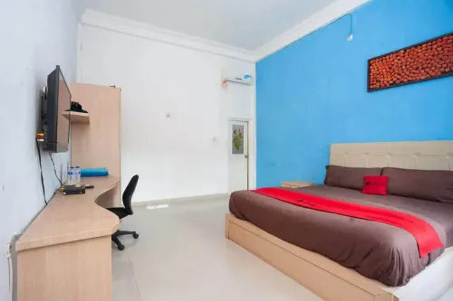 RedDoorz Syariah @ Jalan Hos Cokroaminoto Jambi Hotels in Kota Baru