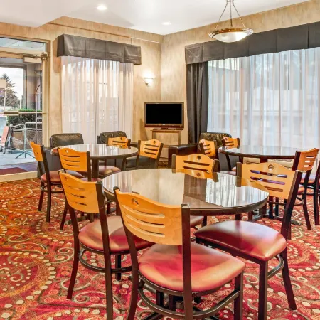 Days Inn by Wyndham Seattle Aurora