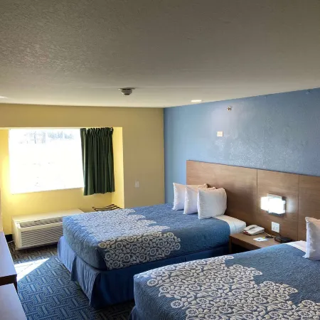 Days Inn & Suites by Wyndham Pryor