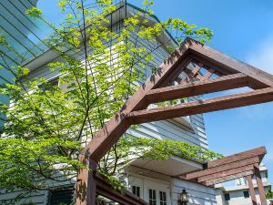 GLOCE Zushi Beach House, with ocean view, near Kamakura