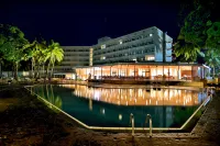 Radisson Blu Mammy Yoko Hotel Freetown - Swimmingpools