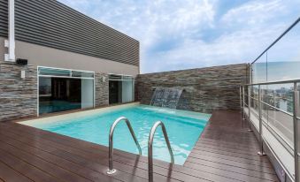 Ramada Encore by Wyndham Lima San Isidro