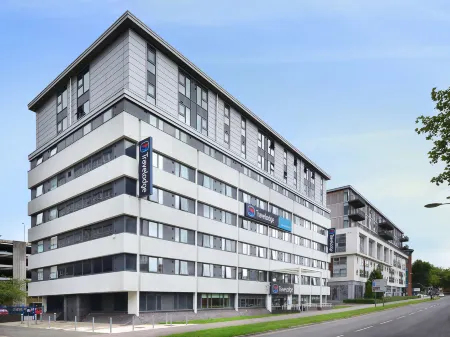 Travelodge Swindon Central Отели рядом со станцией Swindon Railway Station