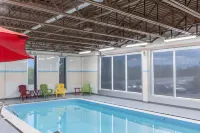 Quality Hotel & Suites - piscine