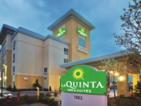 La Quinta Inn & Suites by Wyndham Bellingham Hotels in Bellingham