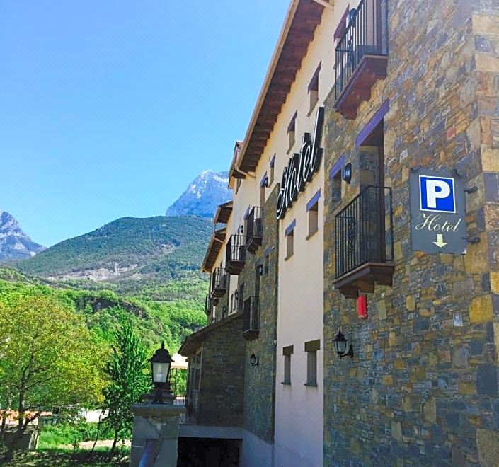 Hotel Arnal - Housity