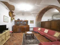 Le Rondini Tenimenti d'Alessandro附近的飯店