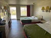 Rodeway Inn - Parking