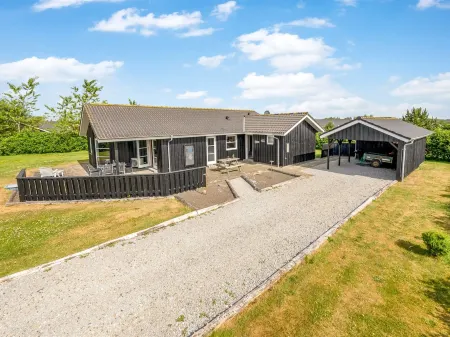 "Saara" - 700m to the Fjord