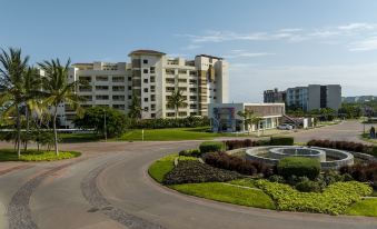 B Nayar Family Luxury Suites & Villas Residences - Ocean View & All Inclusive Available