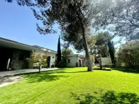 A Prestigious Villa with 2 Swimming Pools and 1 Spa in the South of France Hotels in 