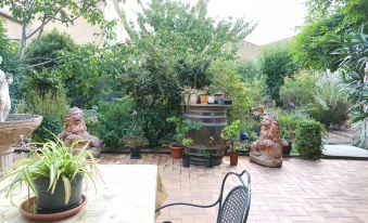 The Green Suite - with Garden