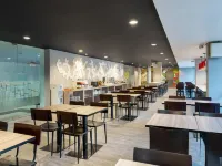 Amaris Hotel Padjajaran Bogor with A-Space