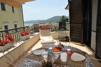 Dinky Home Air-Conditioned Penthouse with Sea View Terrace