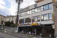 Augustus Hotels near فيزوف