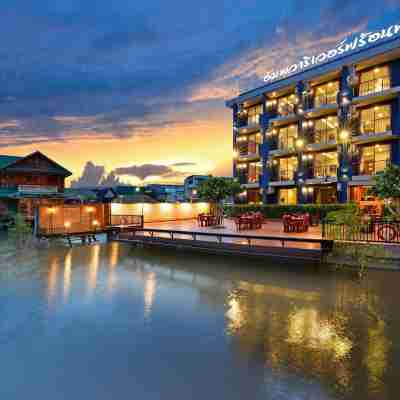 โรงแรมอัมพวา ริเวอร์ฟร้อนท์ Hotel Exterior