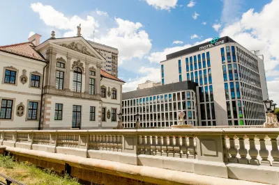 Motel One Warsaw-Chopin Các khách sạn ở Vác-xa-va