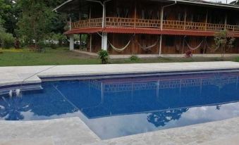 Miss Junies Lodge - Housity