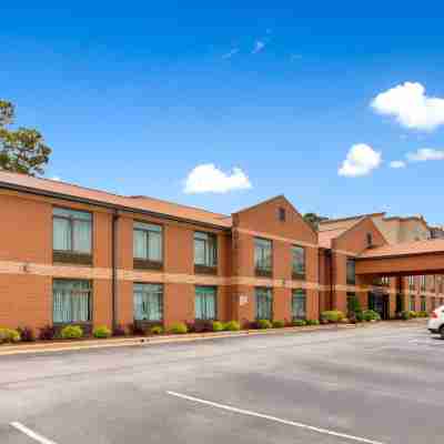 Clarion Pointe Atlanta Airport College Park Hotel Exterior