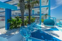 Chateau Mar Beach Resort Newly Renovated - parking