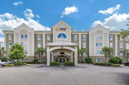 Comfort Suites Myrtle Beach Central Отели рядом с достопримечательностью «Сиборд Коммонс»