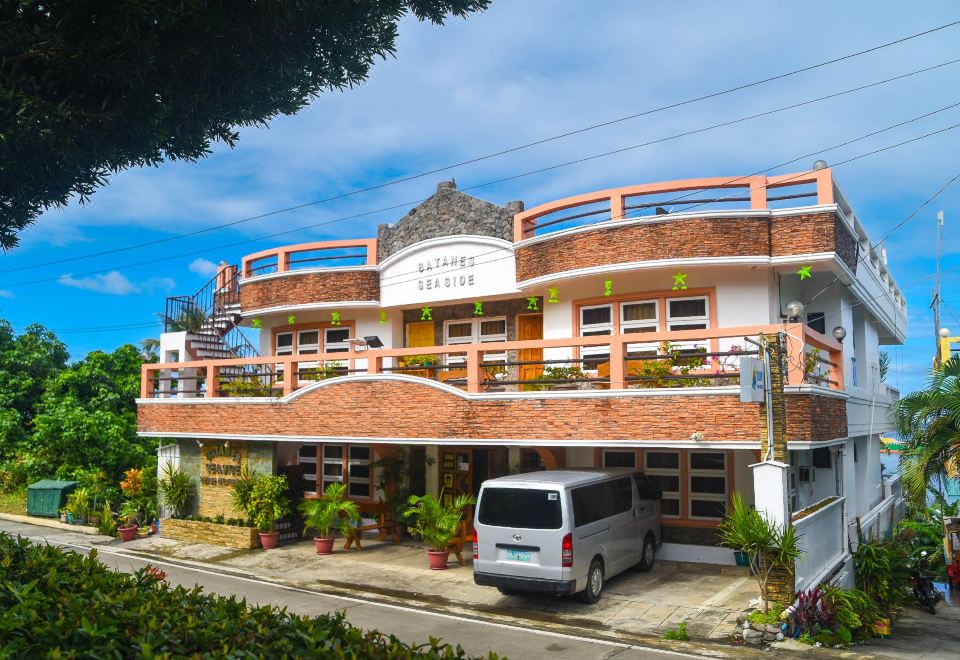 Batanes Seaside Lodge & Restaurant