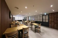 Alma Business Hotel