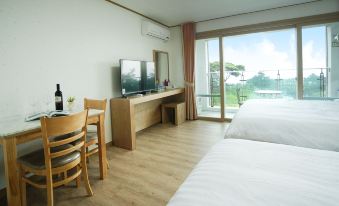 Seogwipo Bow Hill Pension & Hotel