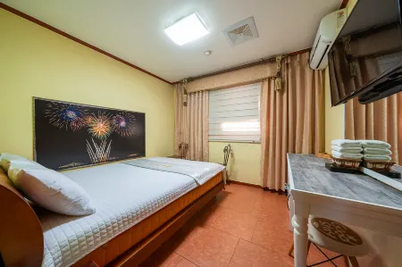 Yeoncheon Chosung Motel Отели рядом со станцией Jeongog-Yeog