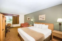 Ramada by Wyndham Spirit Lake/Okoboji Hotels in Spirit Lake