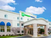 Holiday Inn Express & Suites Chicago-Libertyville Hotels near James Lumber Center for the Performing Arts