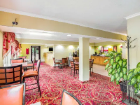 Econo Lodge Huntington - Barboursville University Area Hotels in Cabell County