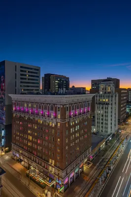 Moxy Phoenix Downtown Hotels near Phoenix Symphony Hall