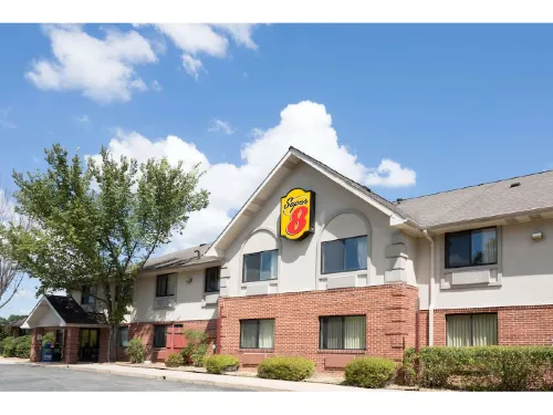 Super 8 by Wyndham Prince Frederick Hotel a Prince Frederick