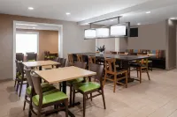 Garner Hotel MACON WEST by IHG - فطور