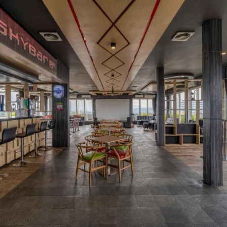 Ascent Hotel & Cafe Malang
