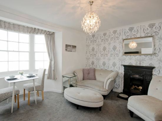 Seaview Regency Apartment with Private Parking