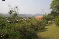 Nam Ou Riverside Hotel & Resort Hotels in Hatgna