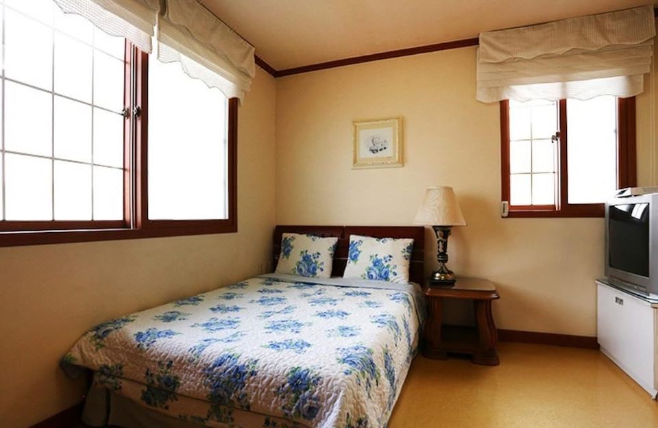 2. 여주 화이트하우..